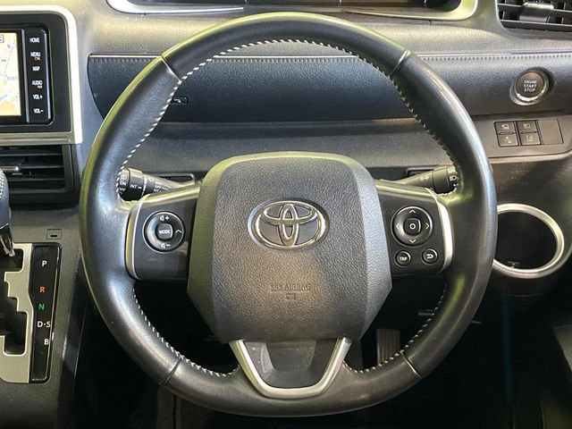 Toyota Sienta 12