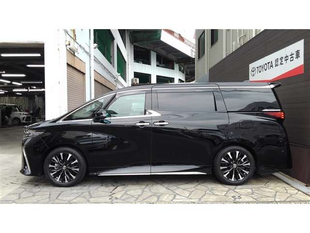 Toyota Alphard 4