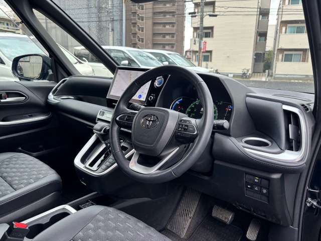 Toyota Voxy 5