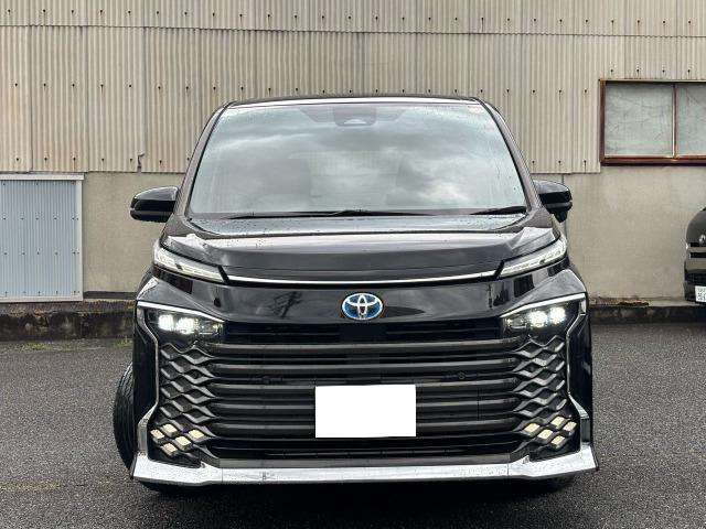 Toyota Voxy 9