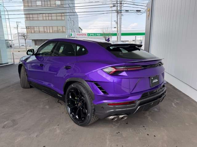 Lamborghini ウルス 3
