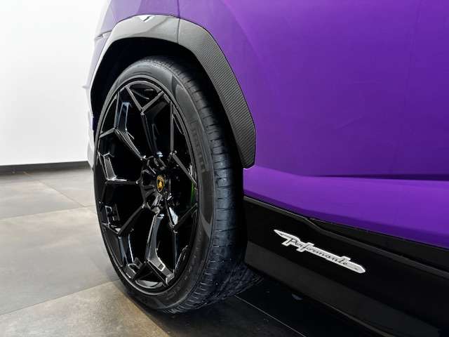 Lamborghini ウルス 7