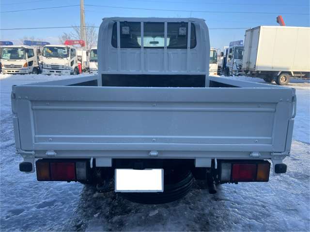 Isuzu Elf 6