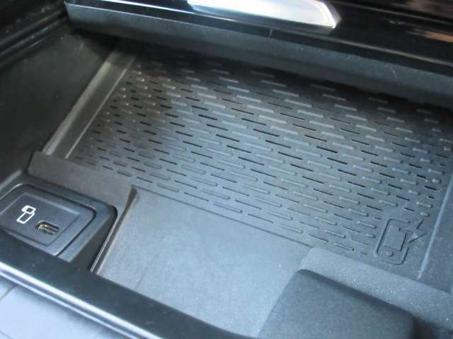 Mercedes-Benz EQA 10