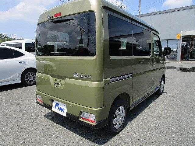 Daihatsu Atrai 7