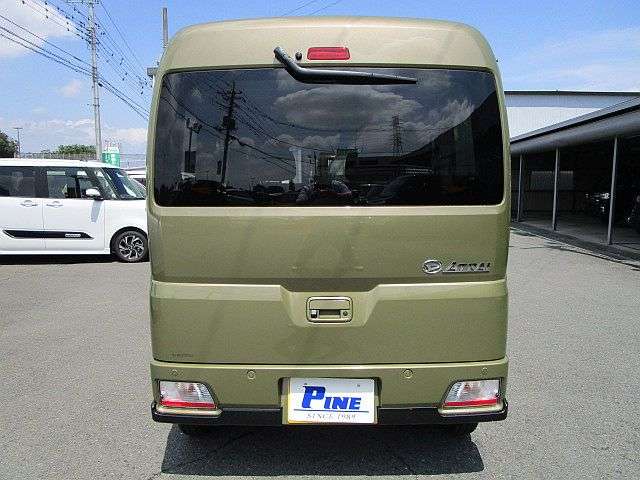 Daihatsu Atrai 8