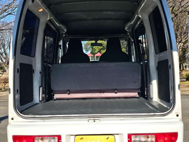Daihatsu Hijet Cargo 11