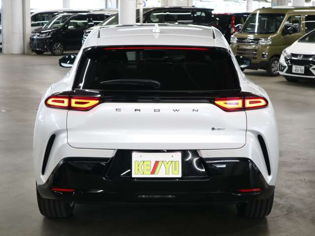Toyota Crown Sport 10