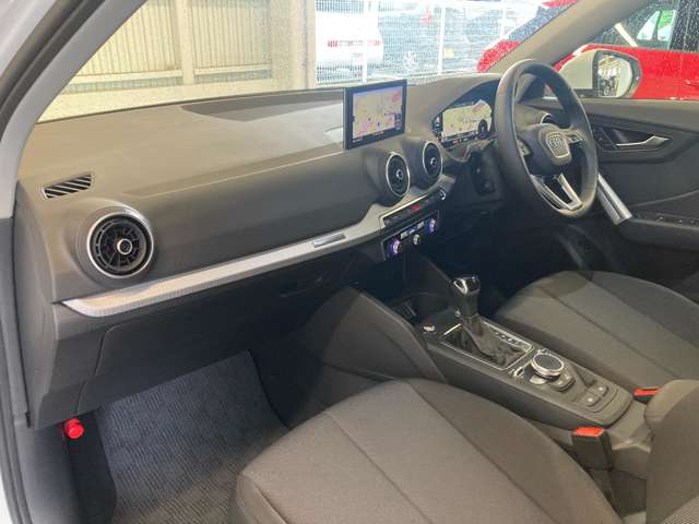 Audi Q2 12