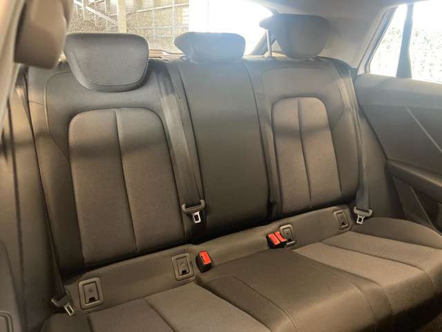 Audi Q2 10
