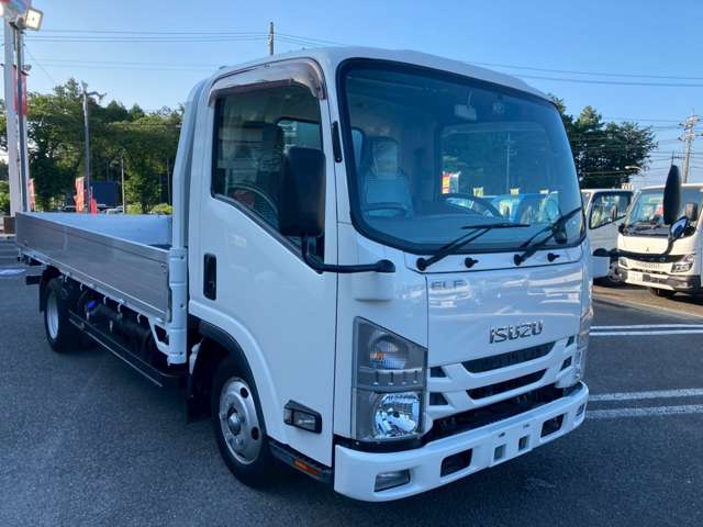 Isuzu Elf 3