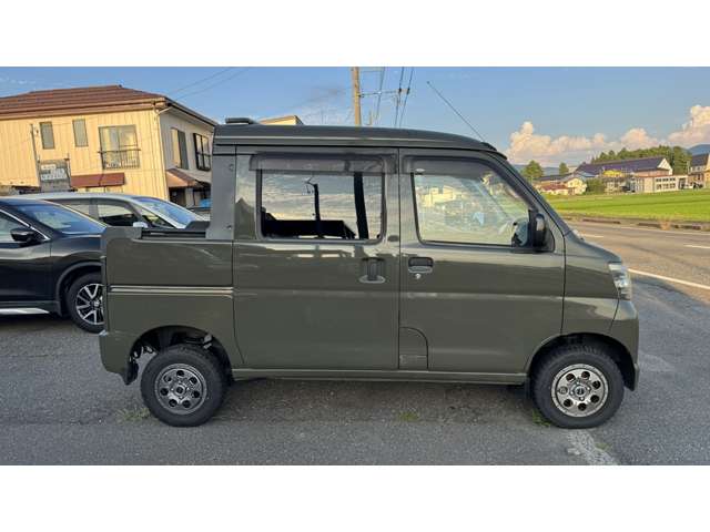 Daihatsu Hijet Deck Van 6