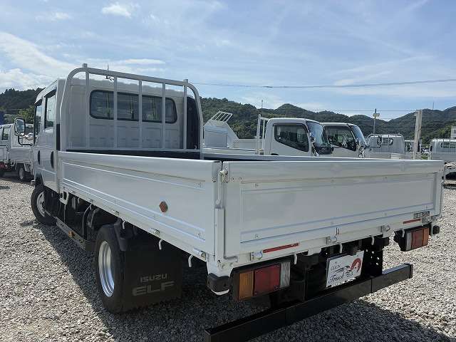 Isuzu Elf 6