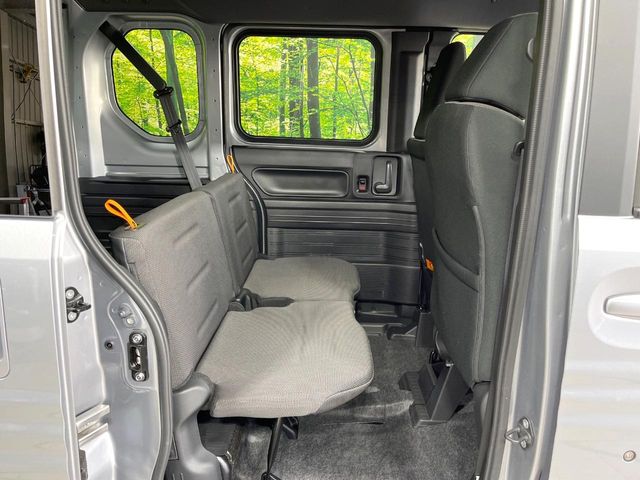 Honda N-VAN 9