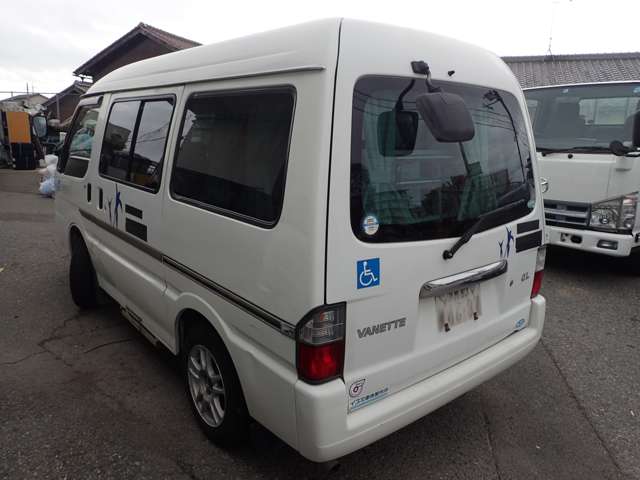 Nissan Vanette 4