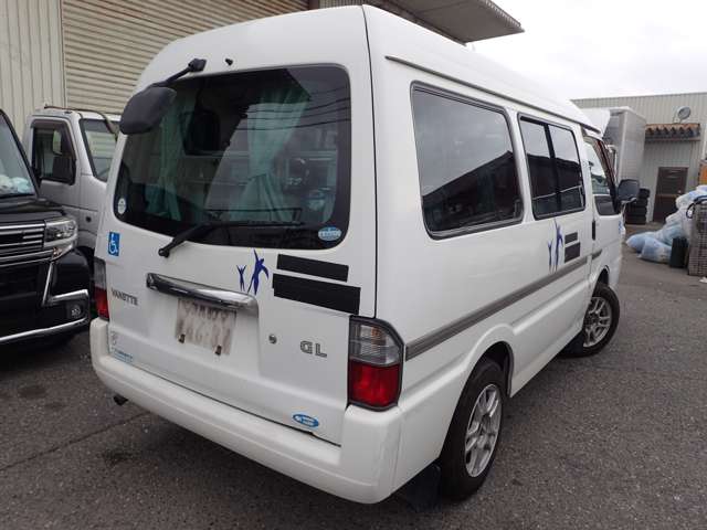 Nissan Vanette 6