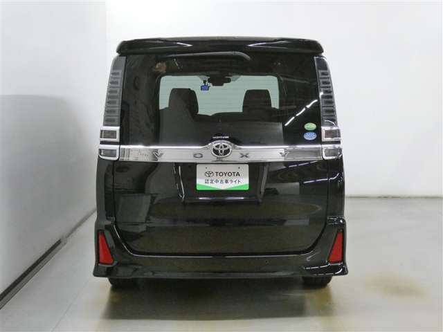 Toyota Voxy 6