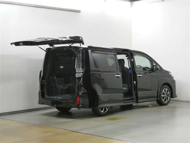 Toyota Voxy 7
