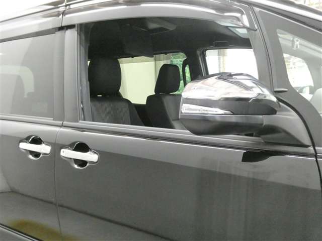 Toyota Voxy 8