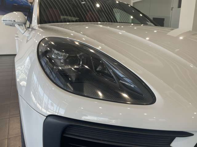 Porsche Macan 12