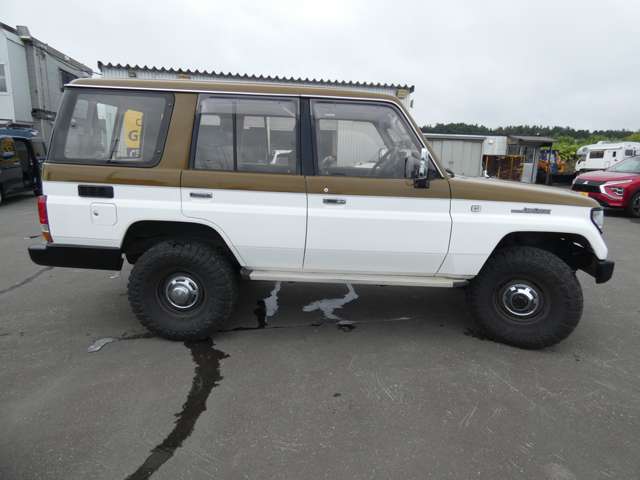 Toyota Land Cruiser Prado 4