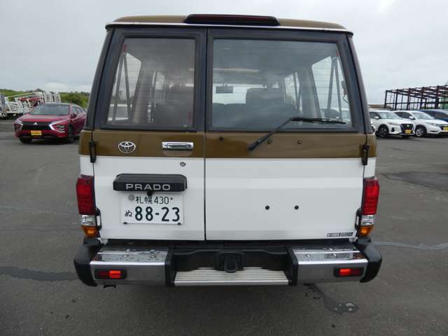 Toyota Land Cruiser Prado 6