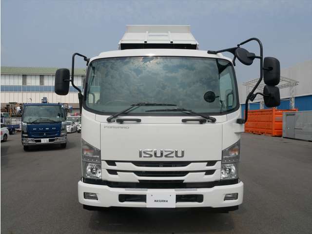 Isuzu Forward 12