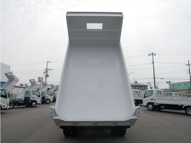 Isuzu Forward 4