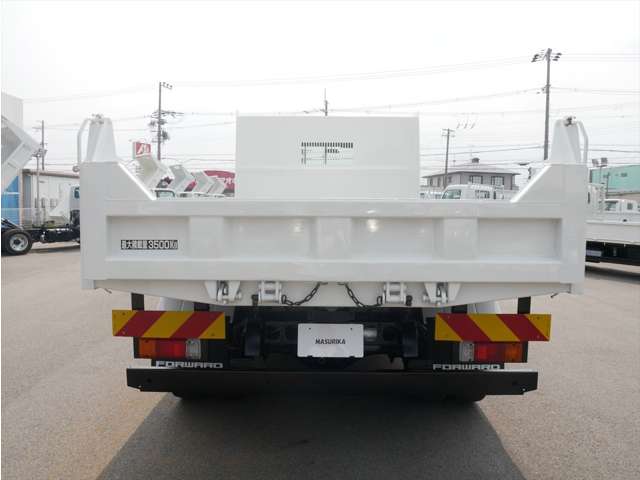 Isuzu Forward 9