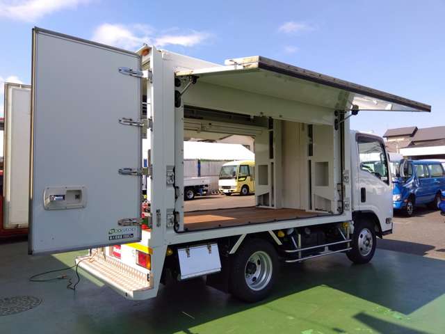 Isuzu Elf 11