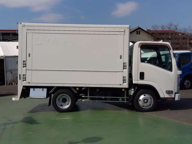 Isuzu Elf 4