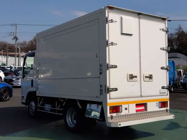 Isuzu Elf 6