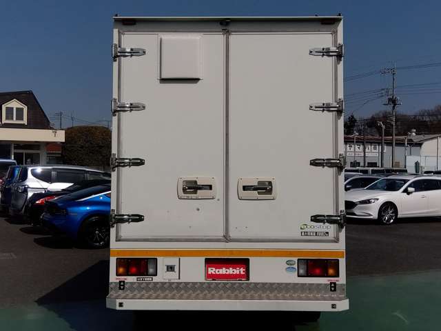 Isuzu Elf 7