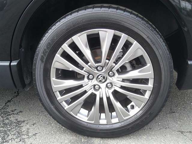 Toyota Harrier 5