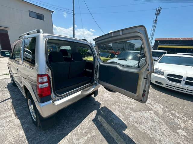 Mitsubishi Pajero Mini 12