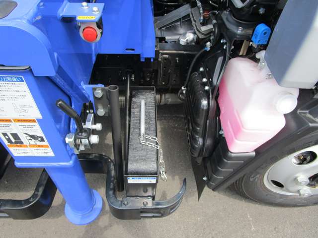 Mitsubishi Fuso Canter 9