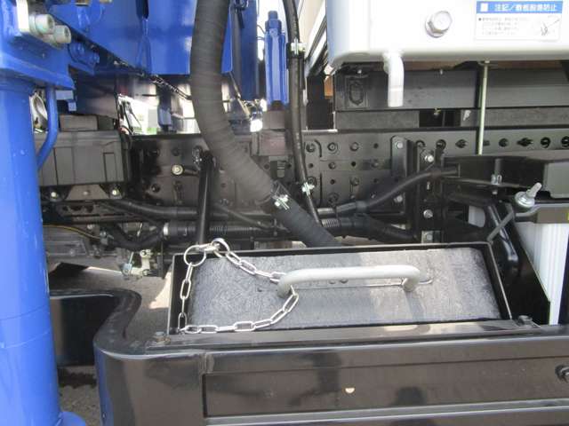 Mitsubishi Fuso Canter 10