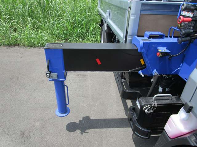 Mitsubishi Fuso Canter 8