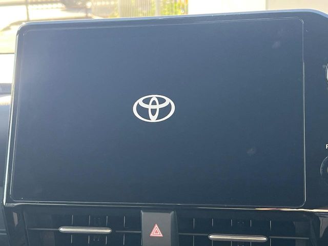 Toyota Voxy 4
