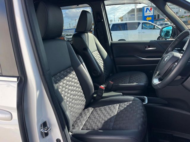 Toyota Voxy 9