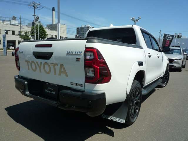 Toyota Hilux 3
