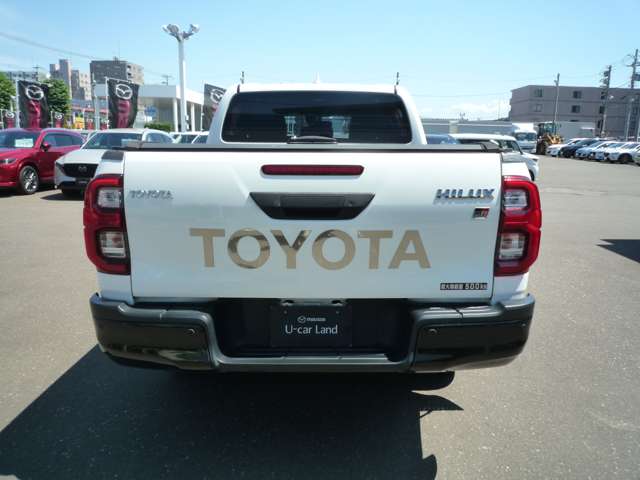 Toyota Hilux 6