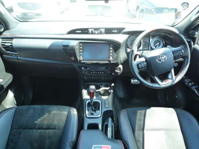Toyota Hilux 7
