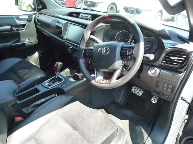 Toyota Hilux 8