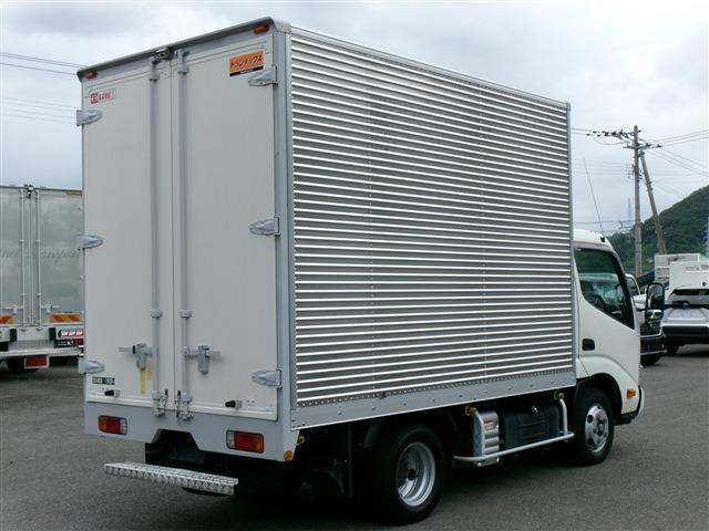 Hino Dutro 4