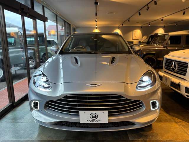 Aston Martin DBX 7