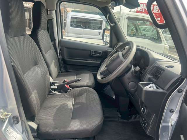 Daihatsu Hijet Cargo 3