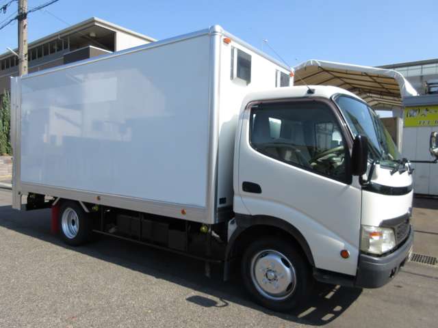 Hino Dutro 11