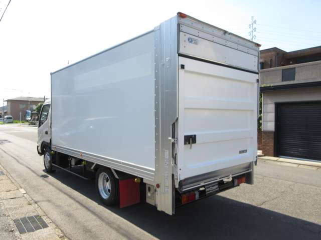 Hino Dutro 12