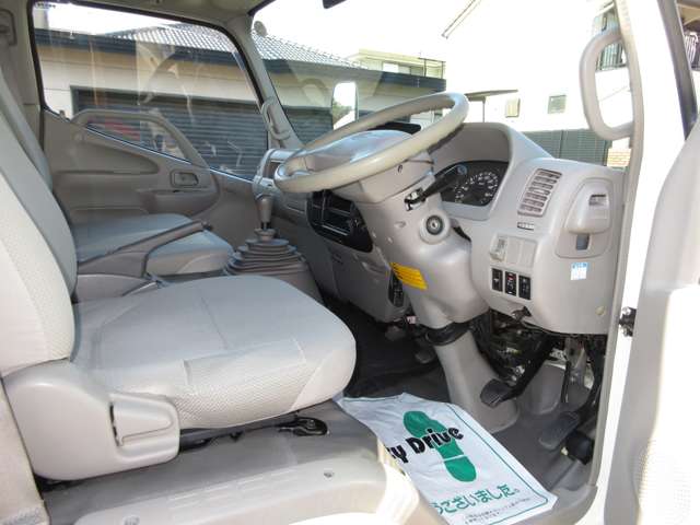 Hino Dutro 10